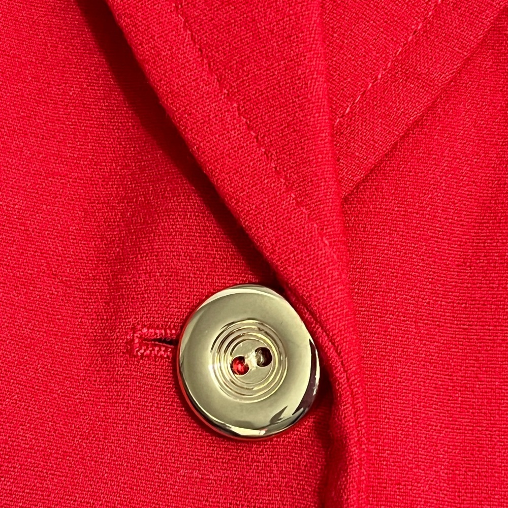 Tahari Vibrant Red Chic Workwear Women’s Blazer with Gold Buttons - Picture 4 of 11